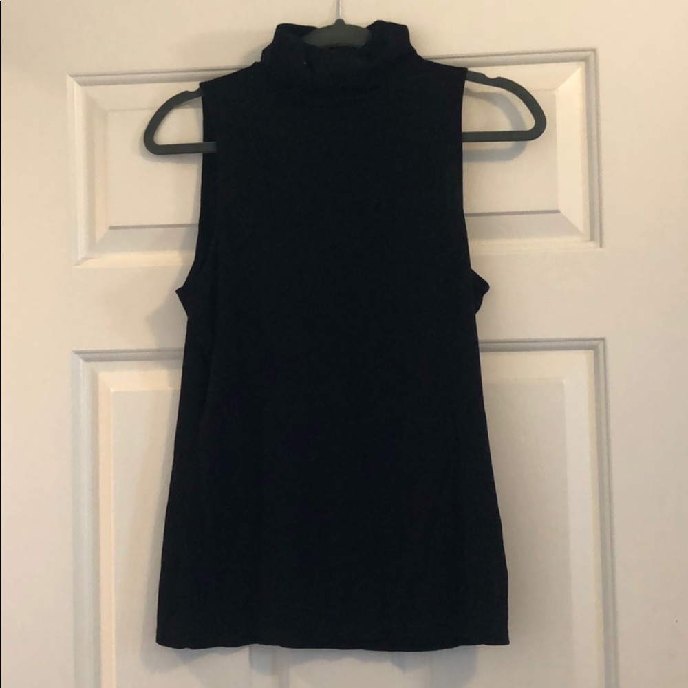 H&M black turtleneck shirt